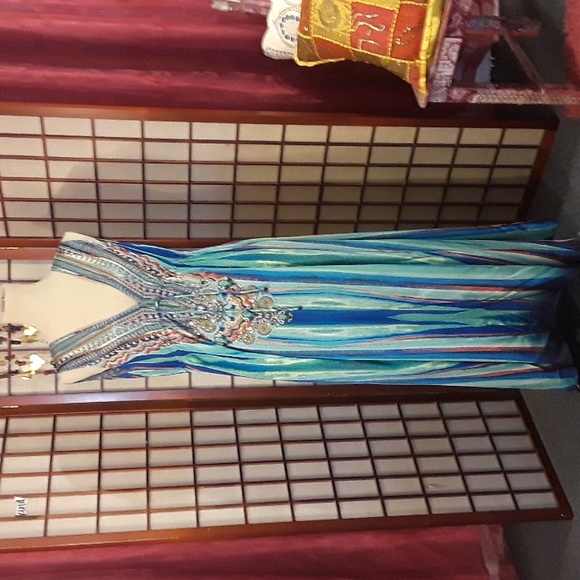 #021 Beautiful Altered COS Dress - Picture 5 of 17